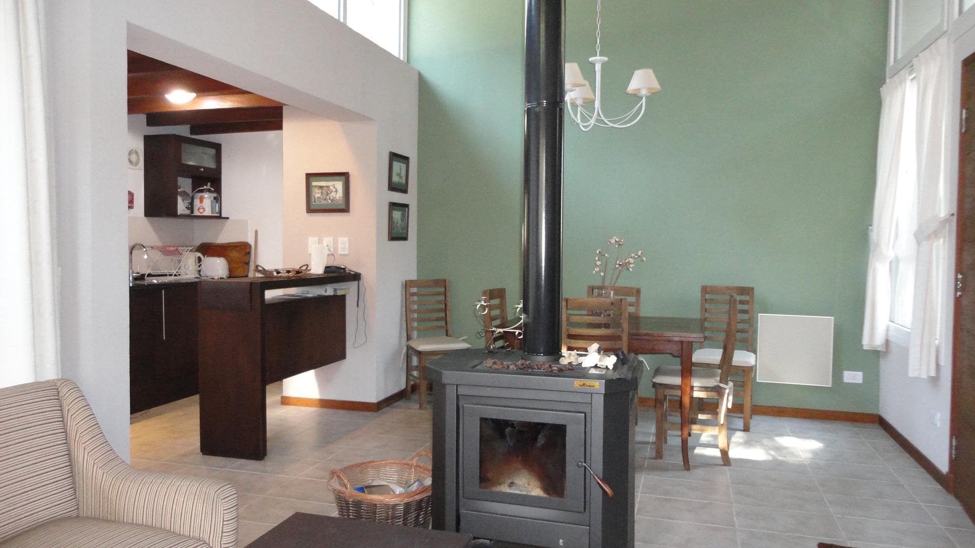 Casa Selva — Reforma Integral (Morado / Rojo) - Imagen 1