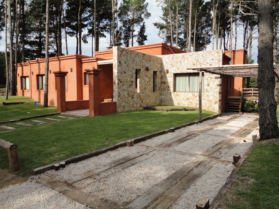 Casa de arquitectura moderna diseñada por Martín Varvasini